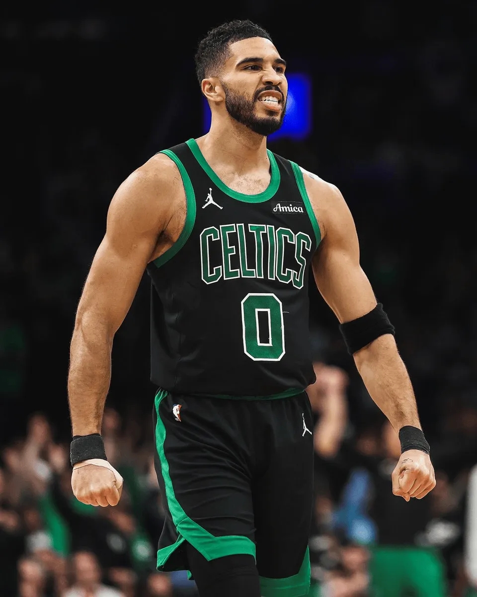 爱游戏电竞塔图姆在C9比赛中重要助攻，险胜引发热议！热度持续攀升(塔图姆带队成绩)