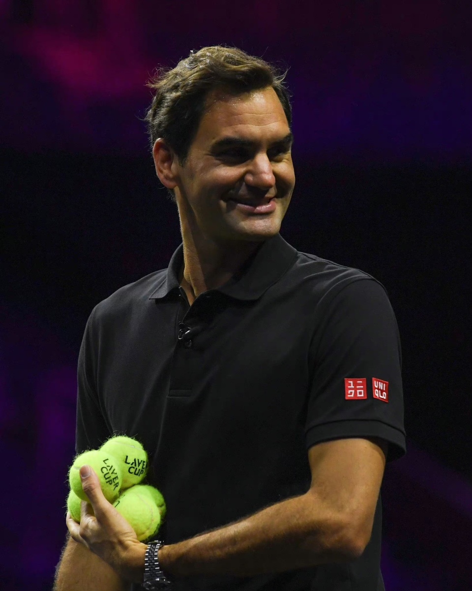 费德勒重返赛场,大比分获胜首场状态出色,瑞士队观众沸腾!观众掌声雷动的简单介绍 费德勒重返赛场,大比分获胜首场状态出色,瑞士队观众沸腾!观众掌声雷动的简单介绍