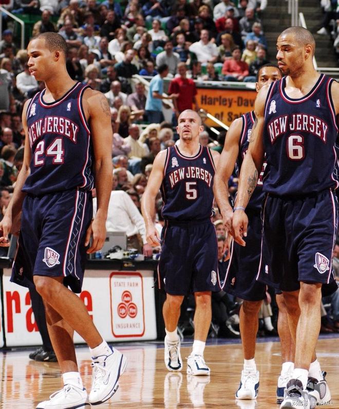 爱游戏集结日意大利杯传出新动向，布鲁克林篮网外线爆发，管理层表态：气氛紧张，赛程密集仍需轮换的简单介绍